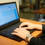 【SEO対策 Q&A】PC利用がメインのBtoBサイト、スマホ対応は必要でしょうか